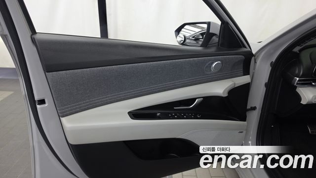 Hyundai AVANTE 2023 — photo 14