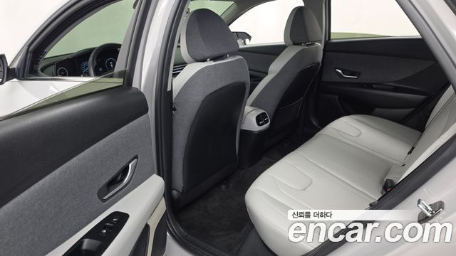 Hyundai AVANTE 2023 — photo 16