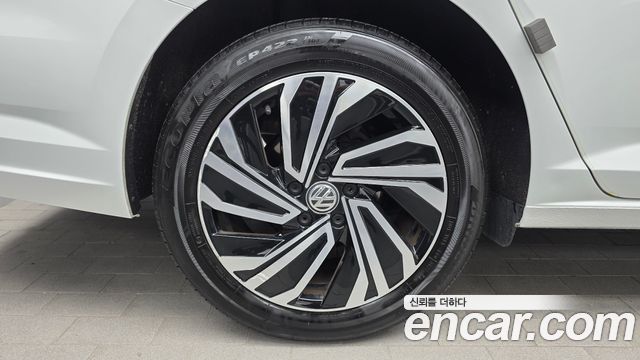 Volkswagen Jetta 2021 — photo 5