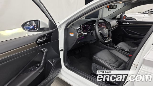 Volkswagen Jetta 2021 — photo 10