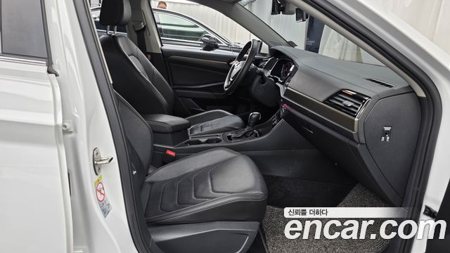 Volkswagen Jetta 2021 — photo 11