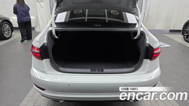 Volkswagen Jetta 2021 — photo 20