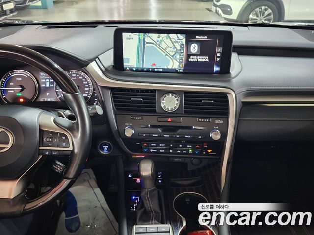 Lexus RX 2020 — photo 7