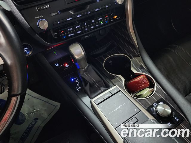 Lexus RX 2020 — photo 9