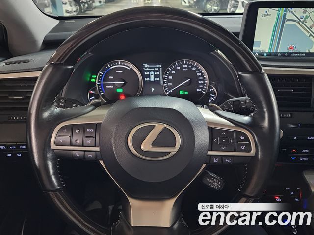 Lexus RX 2020 — photo 16