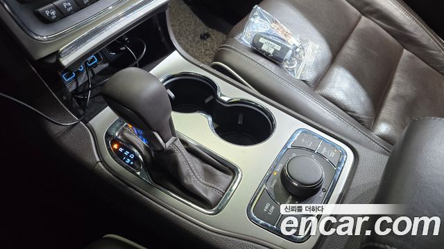 Jeep Cherokee 2018 — photo 12