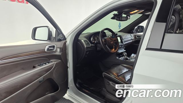 Jeep Cherokee 2018 — photo 13