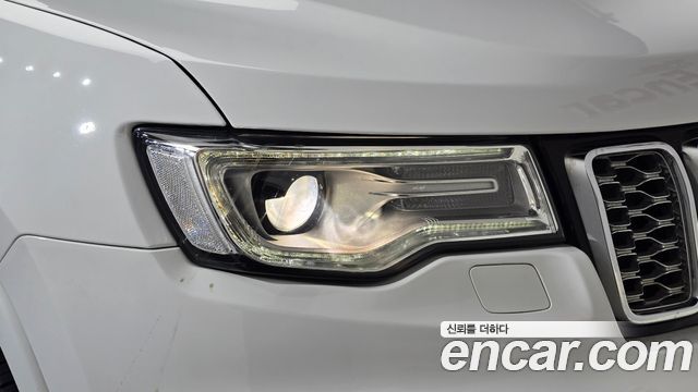 Jeep Cherokee 2018 — photo 8