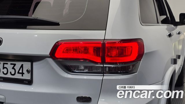 Jeep Cherokee 2018 — photo 9