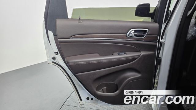 Jeep Cherokee 2018 — photo 15