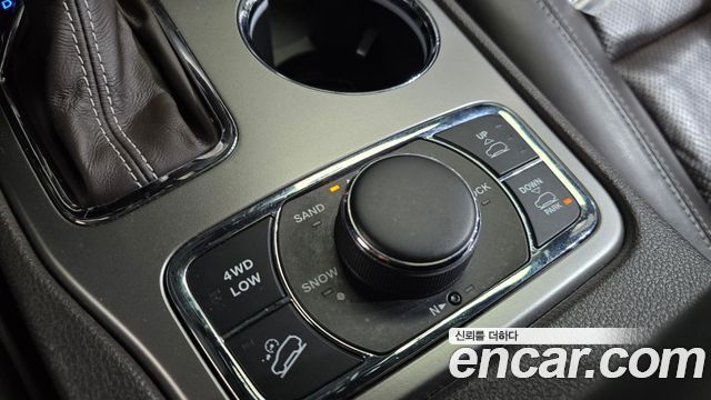 Jeep Cherokee 2018 — photo 31