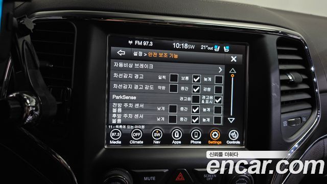 Jeep Cherokee 2018 — photo 32