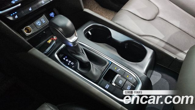 Hyundai Santafe 2019 — photo 12
