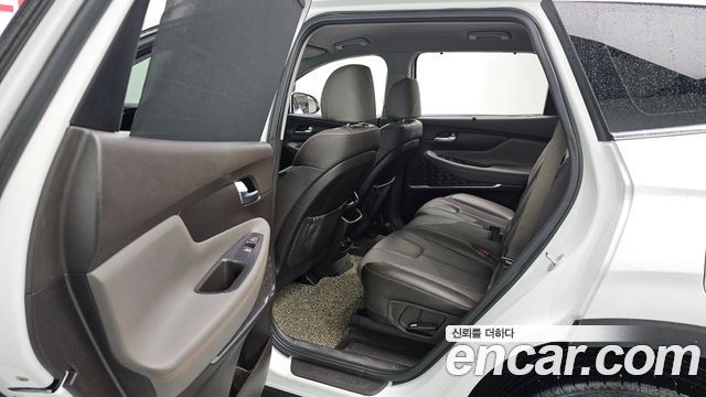 Hyundai Santafe 2019 — photo 17