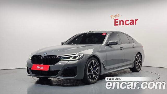 BMW 5-Series 2022 — photo 1