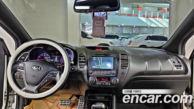 Kia K3 2014 — photo 7