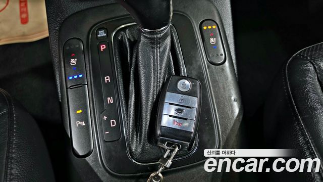 Kia K3 2014 — photo 11