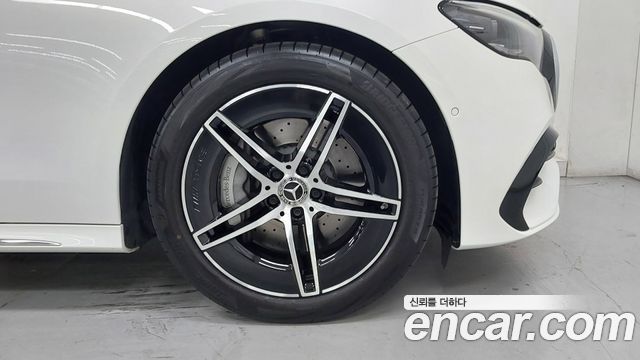 Mercedes-Benz E-Class 2026 — photo 5