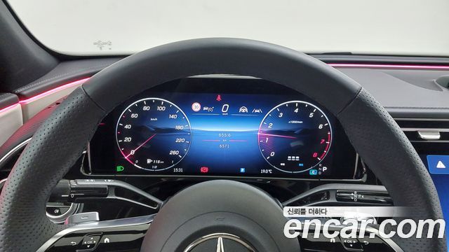 Mercedes-Benz E-Class 2026 — photo 8
