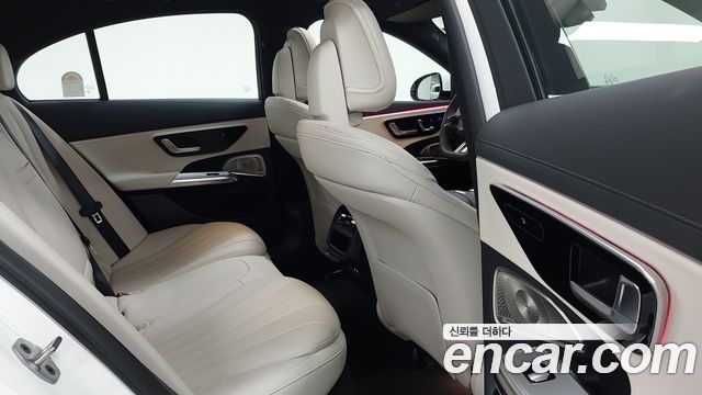 Mercedes-Benz E-Class 2026 — photo 11