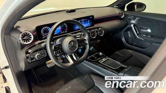 Mercedes-Benz A-Class 2025 — photo 15