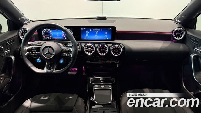 Mercedes-Benz A-Class 2025 — photo 17