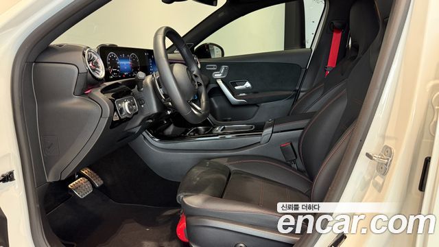 Mercedes-Benz A-Class 2025 — photo 19