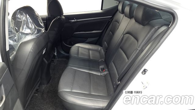 Hyundai AVANTE 2020 — photo 11