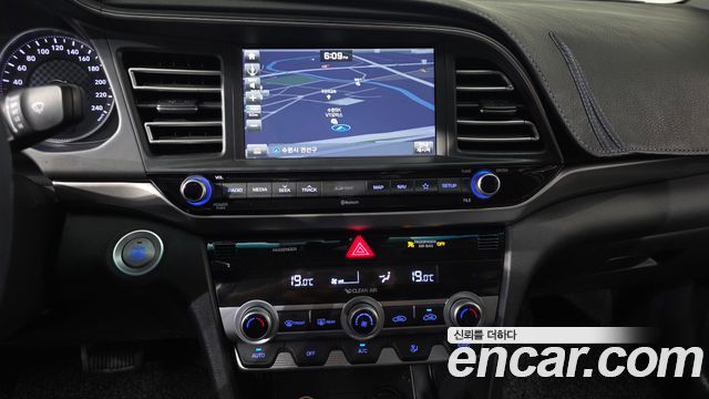 Hyundai AVANTE 2020 — photo 13