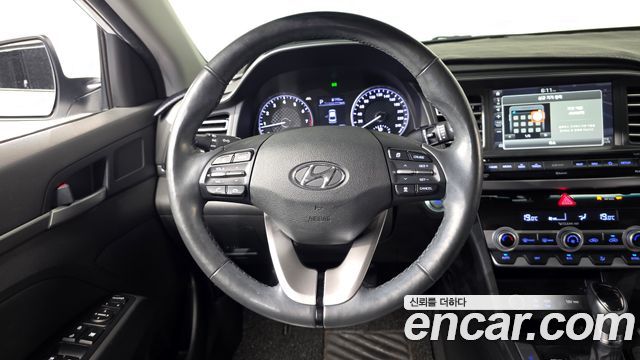Hyundai AVANTE 2020 — photo 14