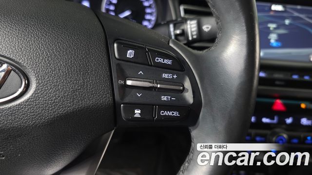 Hyundai AVANTE 2020 — photo 17