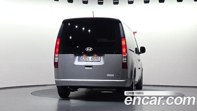 Hyundai Staria 2025 — photo 4