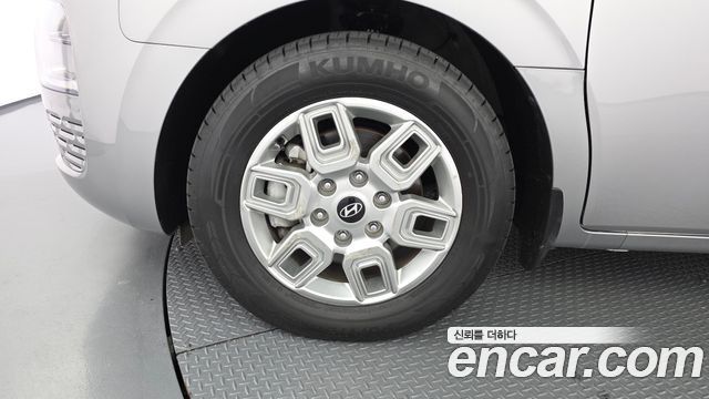 Hyundai Staria 2025 — photo 5
