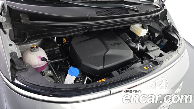 Hyundai Staria 2025 — photo 6
