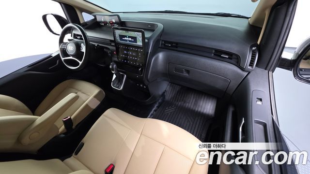Hyundai Staria 2025 — photo 10