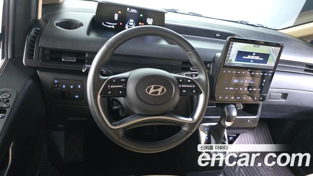 Hyundai Staria 2025 — photo 19