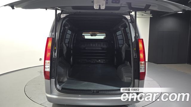 Hyundai Staria 2025 — photo 26