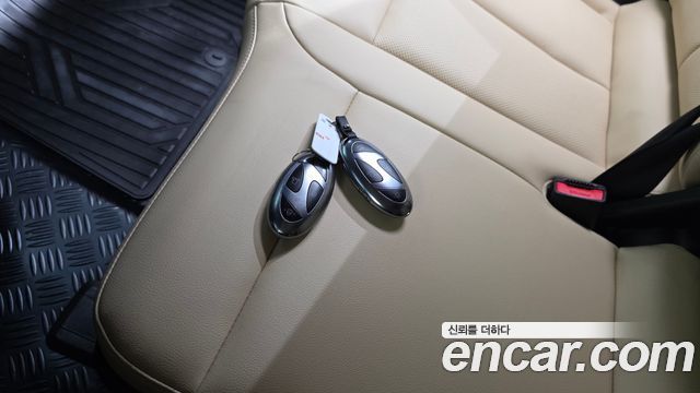 Hyundai Staria 2025 — photo 27