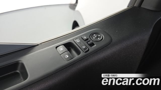 Hyundai Staria 2025 — photo 31