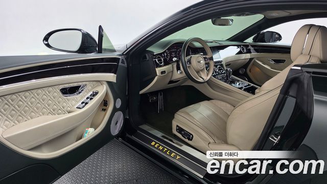 Bentley Continental 2019 — photo 13