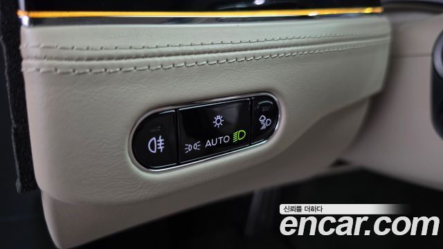 Bentley Continental 2019 — photo 26