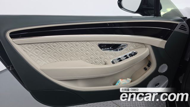 Bentley Continental 2019 — photo 14