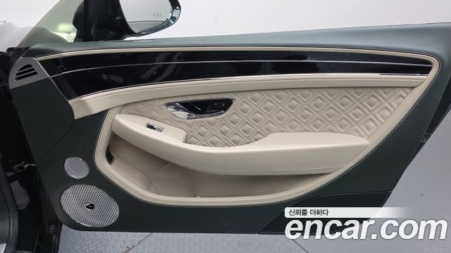 Bentley Continental 2019 — photo 15