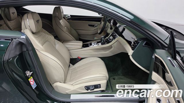 Bentley Continental 2019 — photo 16