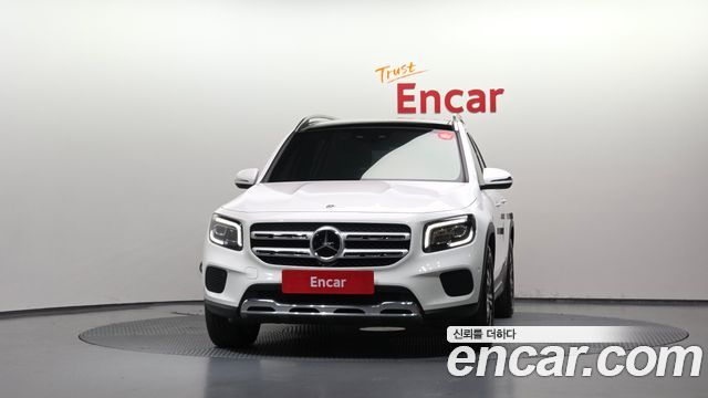 Mercedes-Benz GLB-Class 2022 — photo 3