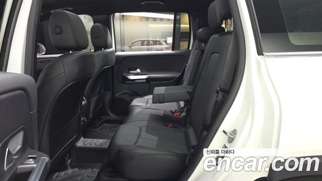 Mercedes-Benz GLB-Class 2022 — photo 12