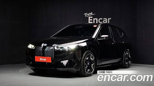 BMW iX 2022 — photo 1