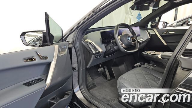 BMW iX 2022 — photo 10