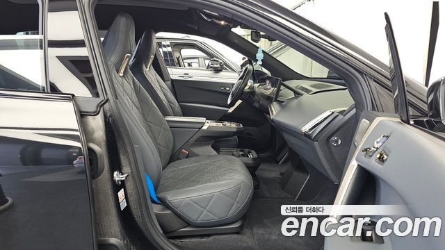 BMW iX 2022 — photo 11