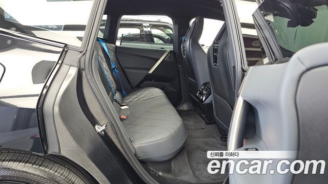 BMW iX 2022 — photo 12